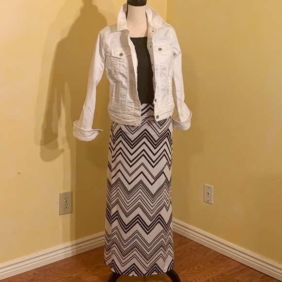 Gilli Dresses & Skirts - Gilli Tracey Bold Print Maxi Skirt